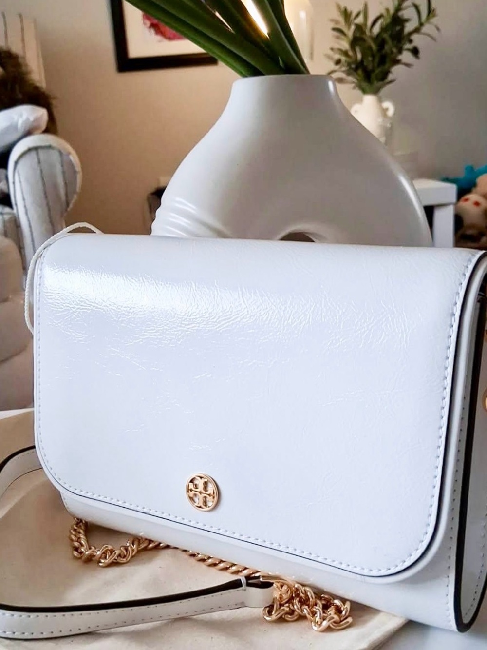 NWT TORY BURCH  CRINKLE WHITE LEATHER CROSSBODY WALLET ON A CHAIN
